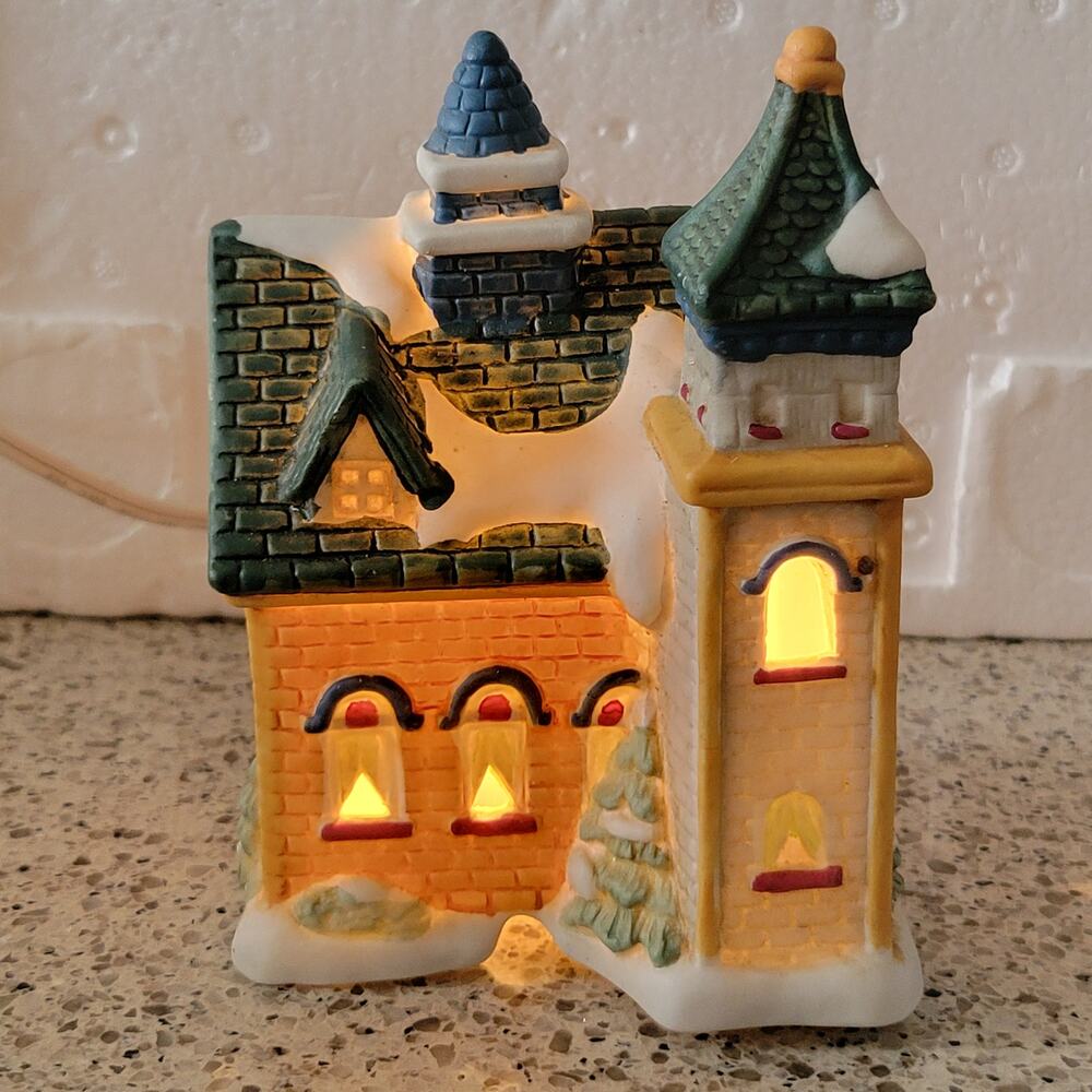 VTG 90s Victorian Village Collectibles Christmas Handpainted Ceramic CHURCH 1996 - Picture 4 of 11